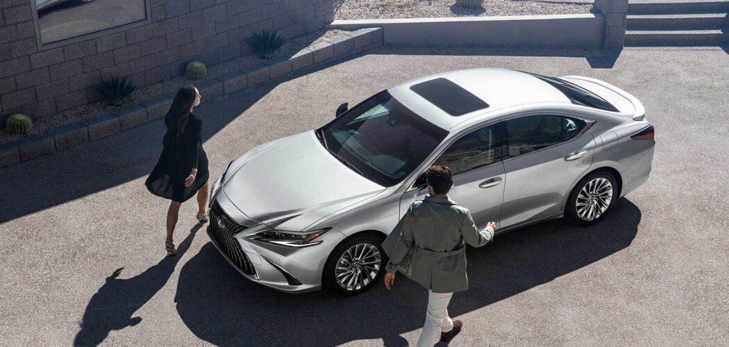 lexus-es-gallery-ext-hero-d